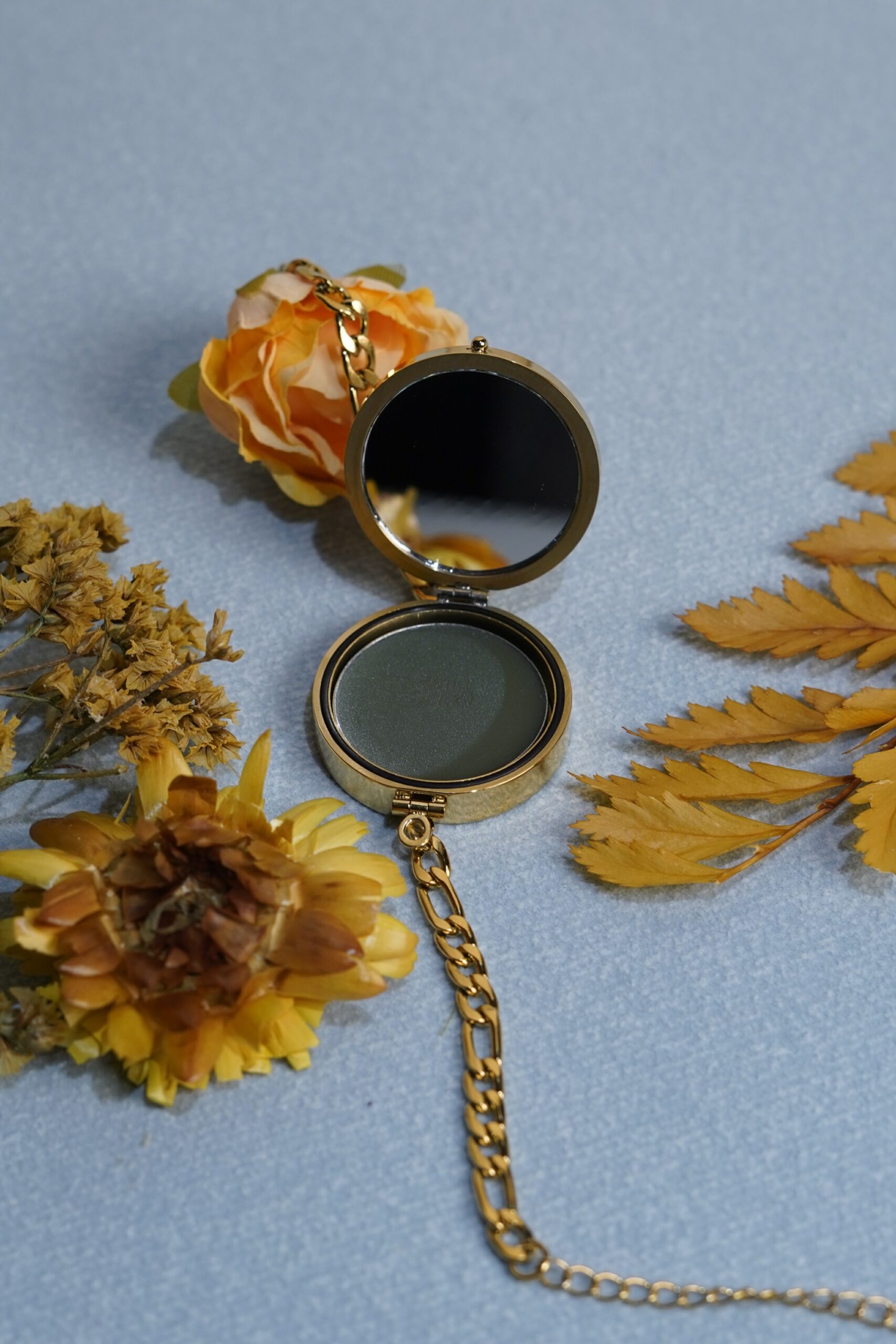 24K Rose Gold Plated Mother of Pearl Dial Lip Balm Bracelet - Image 6