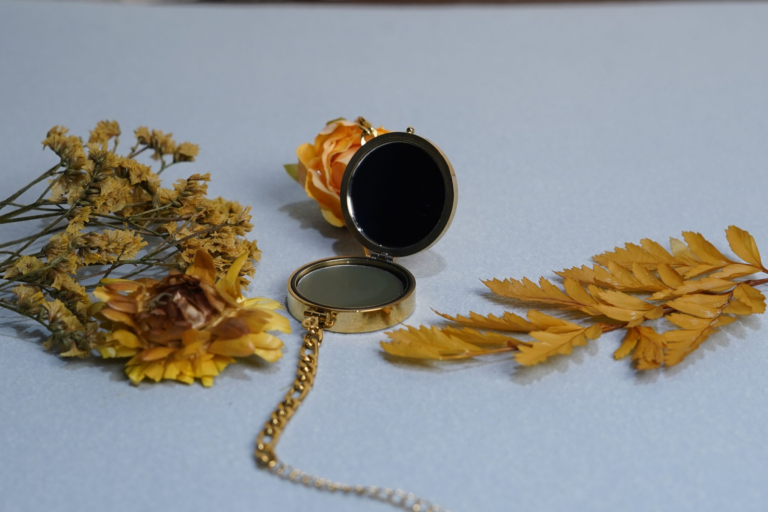 24K Rose Gold Plated Mother of Pearl Dial Lip Balm Bracelet - Image 7