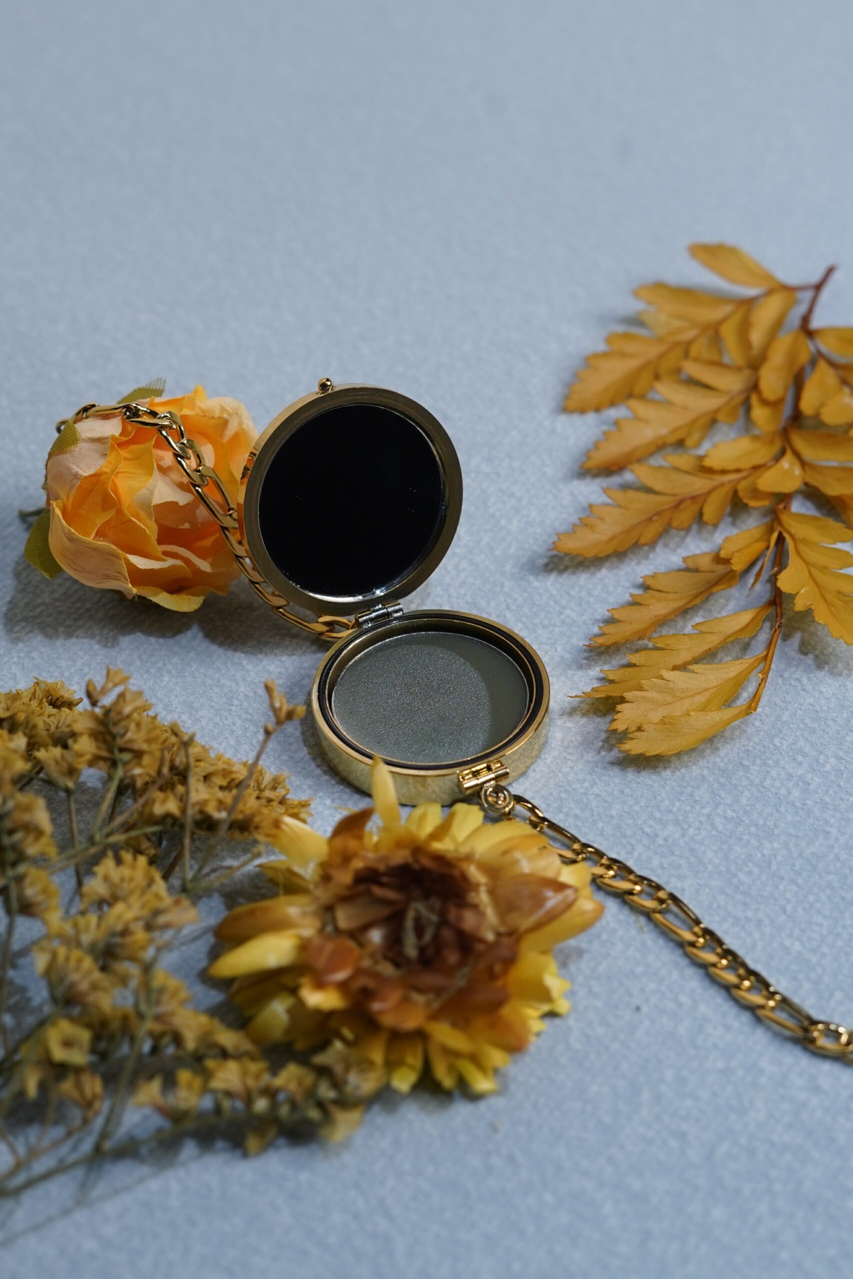 24K Rose Gold Plated Mother of Pearl Dial Lip Balm Bracelet - Image 8